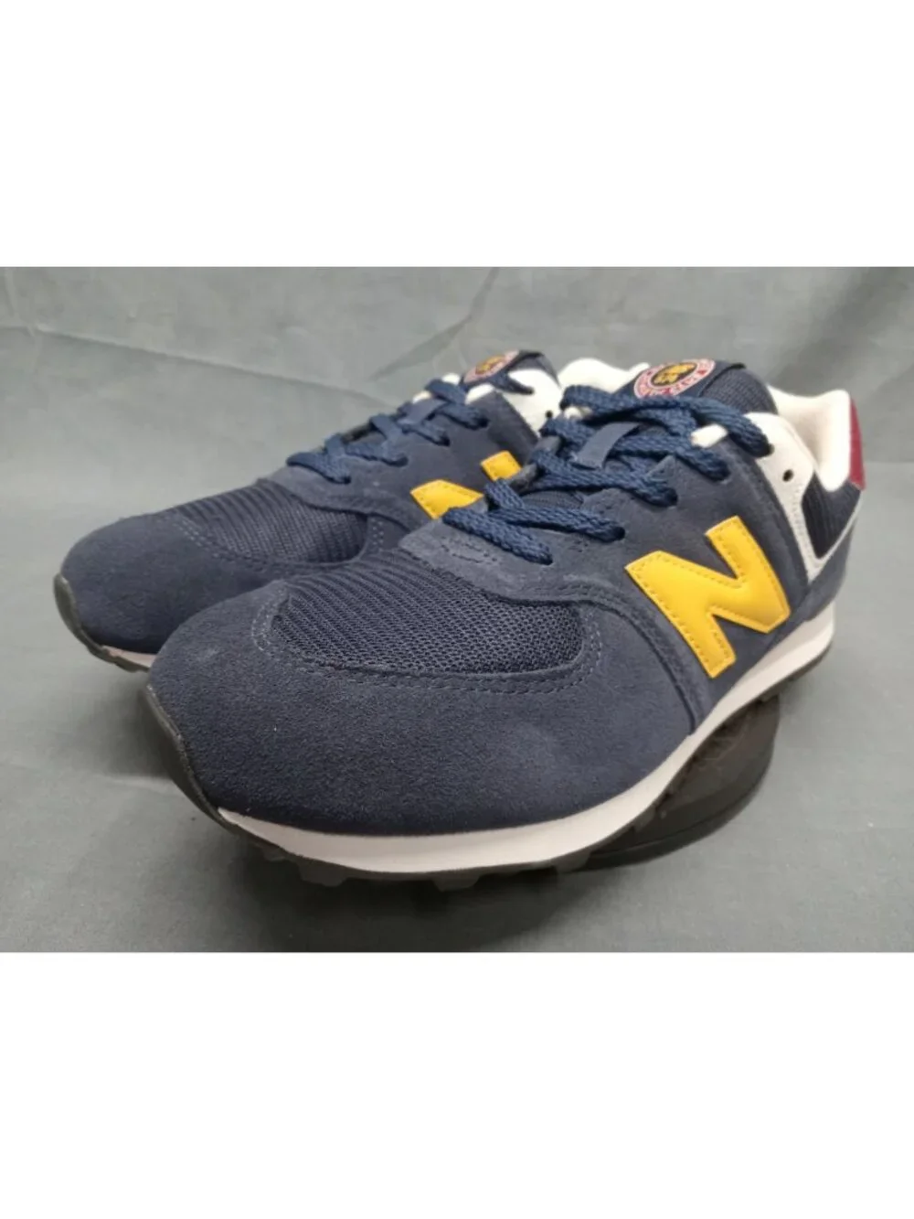 New Balance 574 Athletic Sneakers GC574HW1 Blue Boys Size 5.5 FLOOR MODEL!